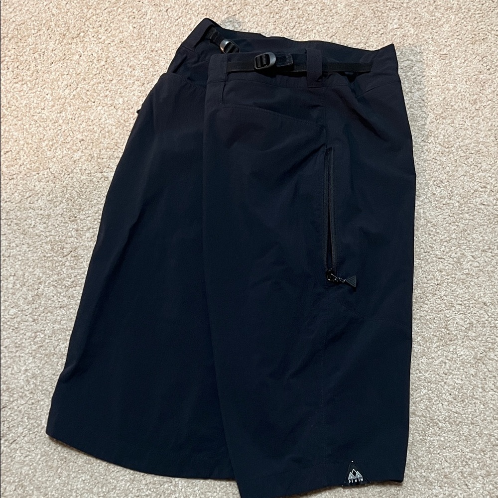 Men's Black Shuttle Mountain Bike Shorts L - Picture 3 of 10